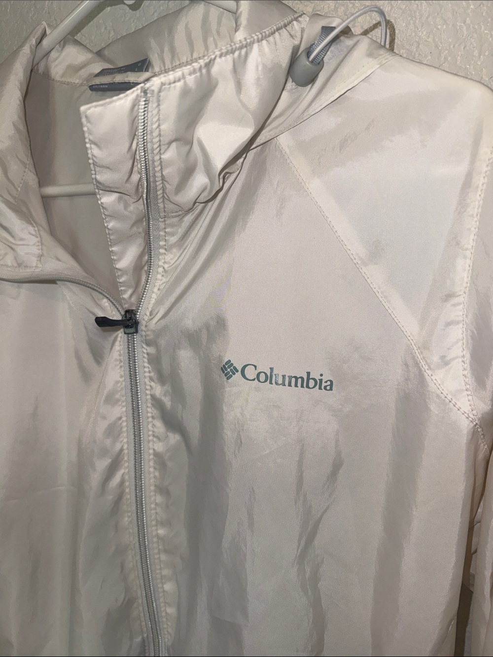Columbia White Packable Hooded Windbreaker - Picture 2 of 3
